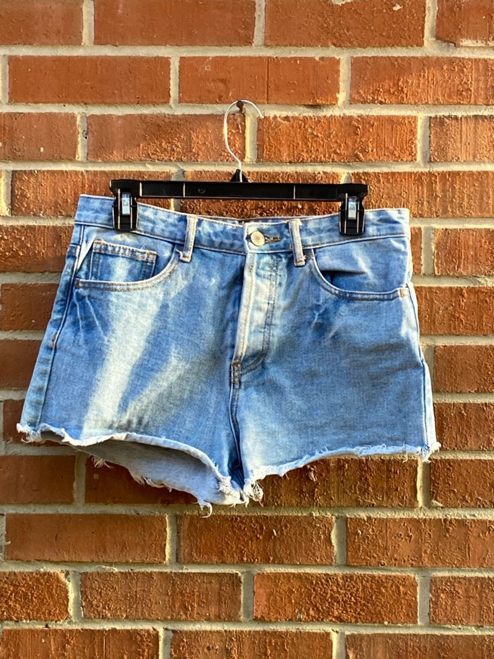 Y2K Forever 21 Light Wash Distressed Denim Cutoff Shorts